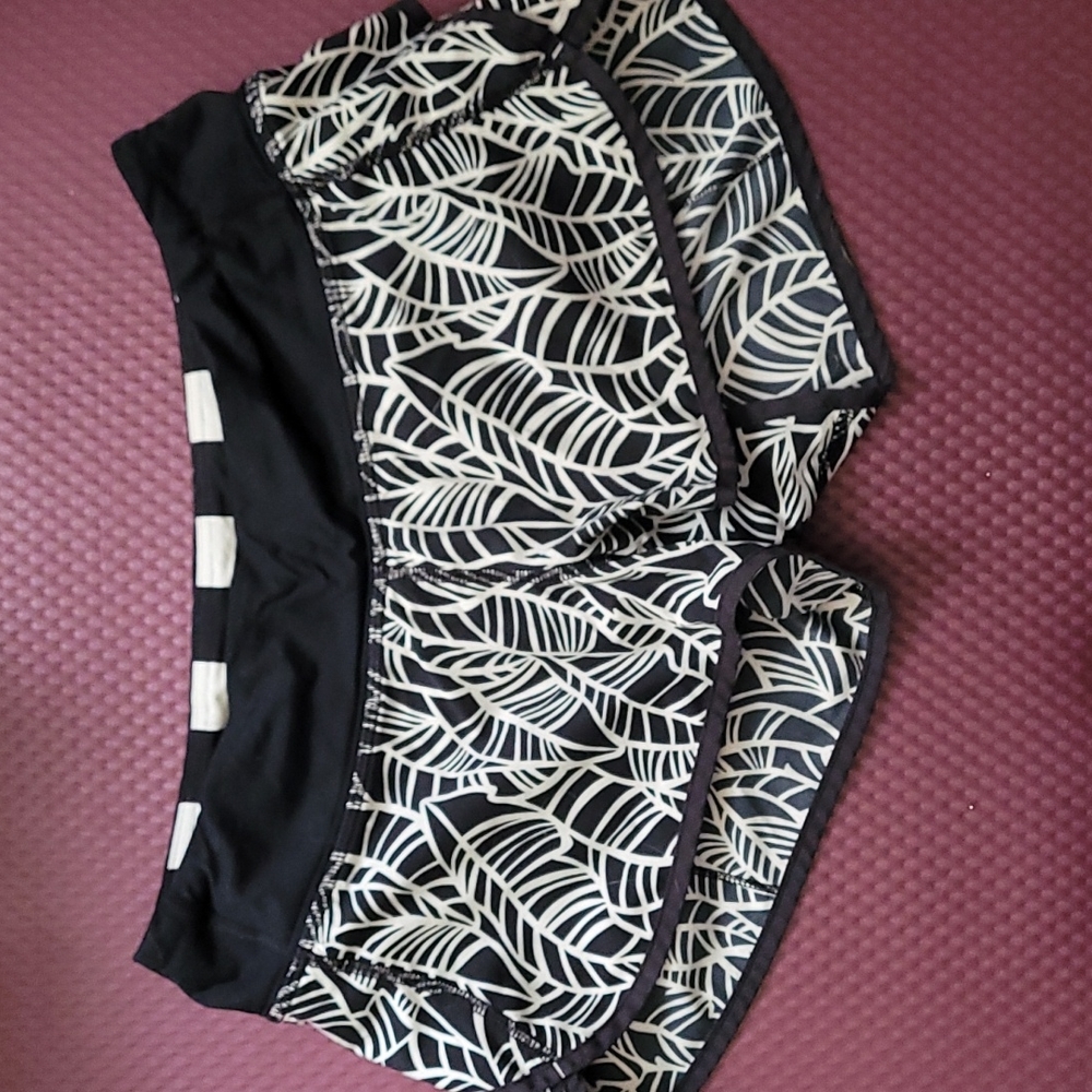 Lululemon short